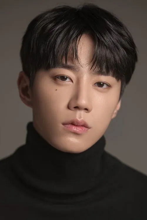 Lee Jun-young Oyuncu Profil Görseli