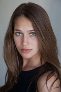 Lola Kirke Oyuncu Profil Görseli