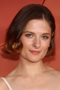 Louisa Jacobson Oyuncu Profil Görseli