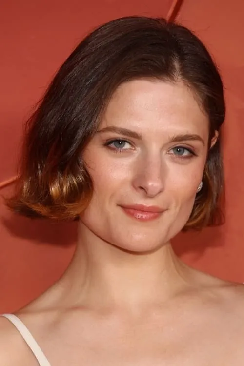 Louisa Jacobson Oyuncu Profil Görseli