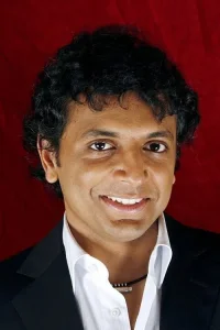 M. Night Shyamalan Yönetmen Profil Görseli