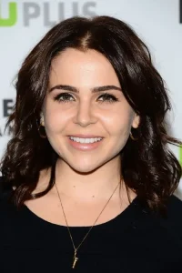 Mae Whitman Oyuncu Profil Görseli
