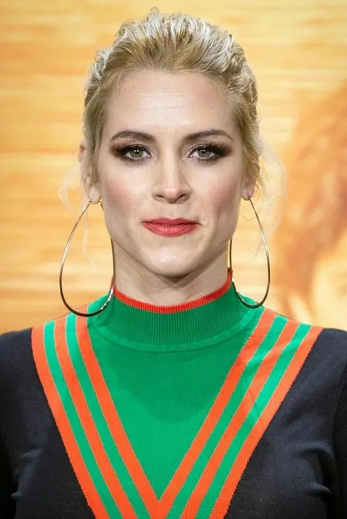 Maggie Civantos Oyuncu Profil Görseli