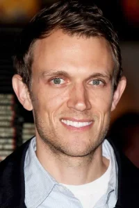 Matt Bettinelli-Olpin Yönetmen Profil Görseli