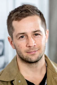Michael Angarano Oyuncu Profil Görseli