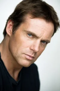 Michael Shanks Yönetmen Profil Görseli