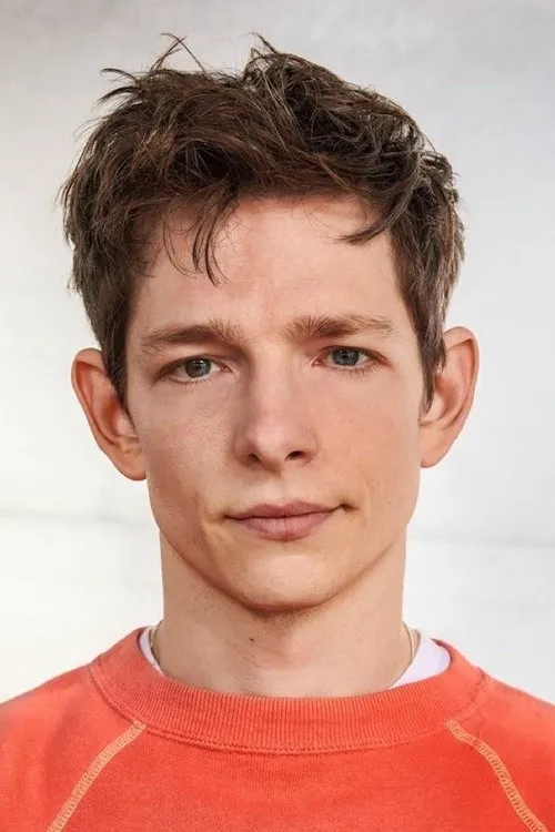 Mike Faist Oyuncu Profil Görseli