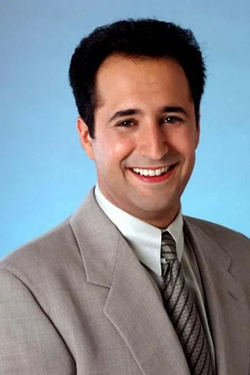 Mitchell Whitfield Oyuncu Profil Görseli