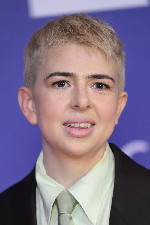 Molly Manning Walker Yönetmen Profil Görseli