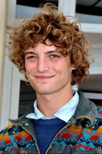 Niels Schneider Oyuncu Profil Görseli