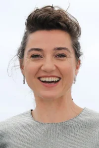 Nina Meurisse Oyuncu Profil Görseli