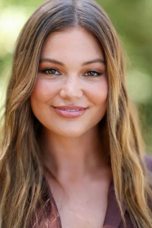 Olivia Holt Oyuncu Profil Görseli