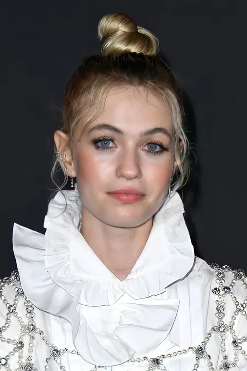 Olivia Scott Welch Oyuncu Profil Görseli