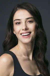 Özge Gürel Oyuncu Profil Görseli