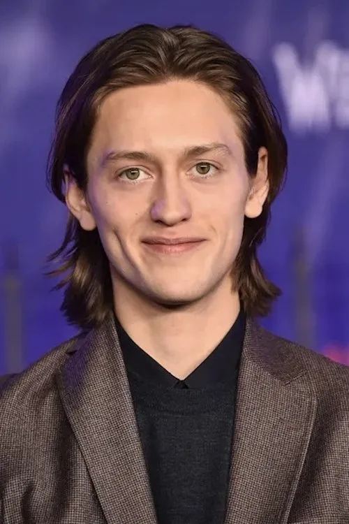 Percy Hynes White Oyuncu Profil Görseli