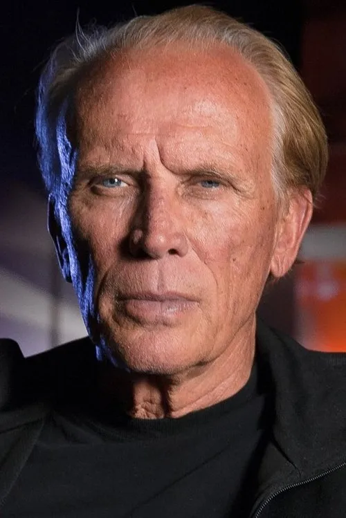 Peter Weller Yönetmen Profil Görseli