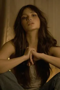 Rhen Escaño Oyuncu Profil Görseli