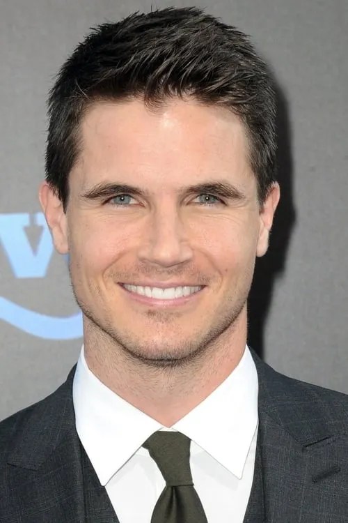 Robbie Amell Oyuncu Profil Görseli