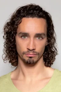 Robert Sheehan Oyuncu Profil Görseli
