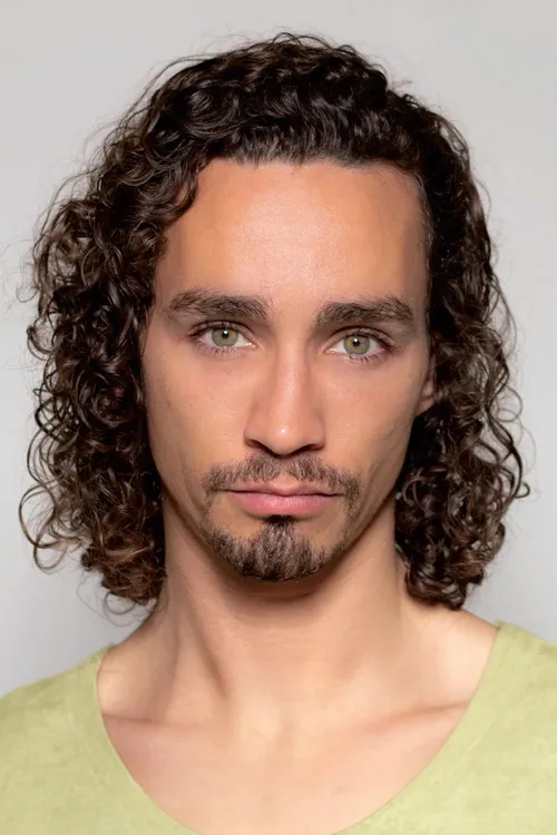 Robert Sheehan Oyuncu Profil Görseli