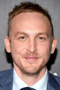 Robin Lord Taylor Oyuncu Profil Görseli