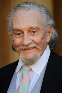 Roy Dotrice Oyuncu Profil Görseli