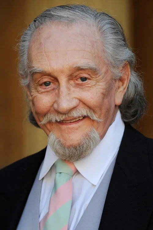 Roy Dotrice Oyuncu Profil Görseli