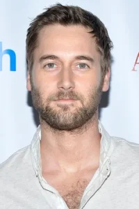 Ryan Eggold Oyuncu Profil Görseli