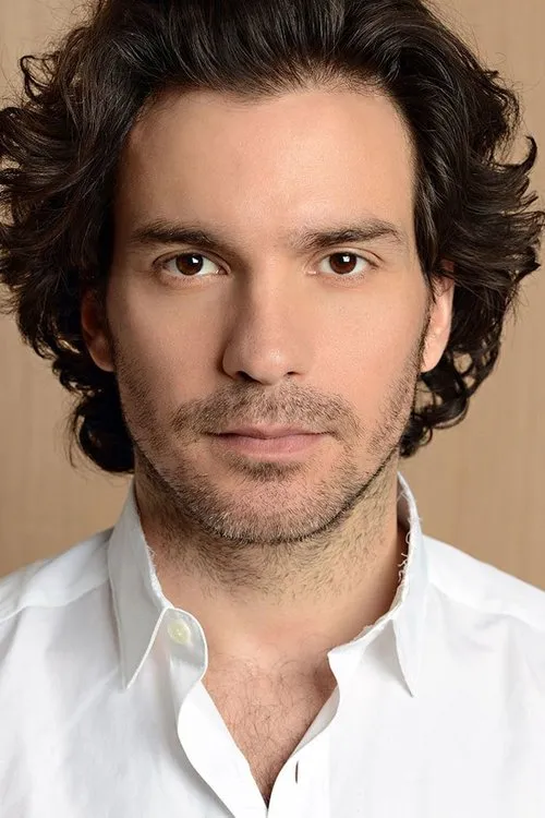 Santiago Cabrera Oyuncu Profil Görseli