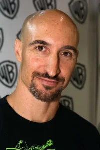 Scott Menville Oyuncu Profil Görseli