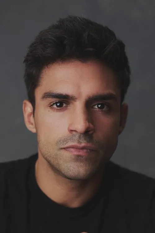 Sean Teale Oyuncu Profil Görseli