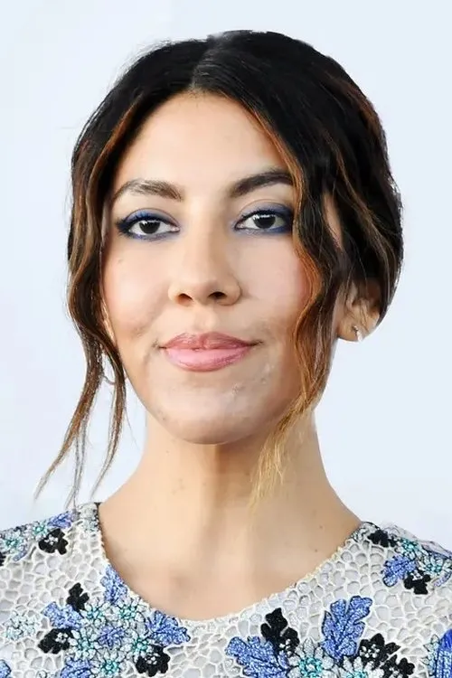 Stephanie Beatriz Oyuncu Profil Görseli