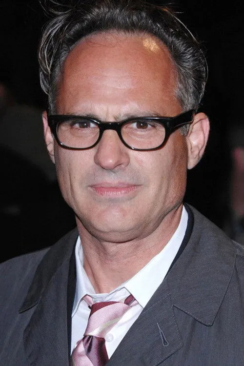 Stephen Surjik Yönetmen Profil Görseli