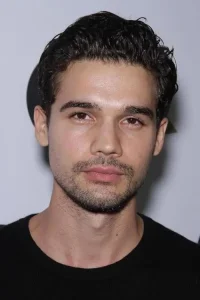 Steven Strait Oyuncu Profil Görseli