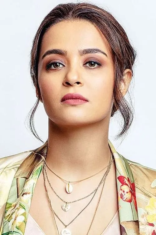 Surveen Chawla Oyuncu Profil Görseli