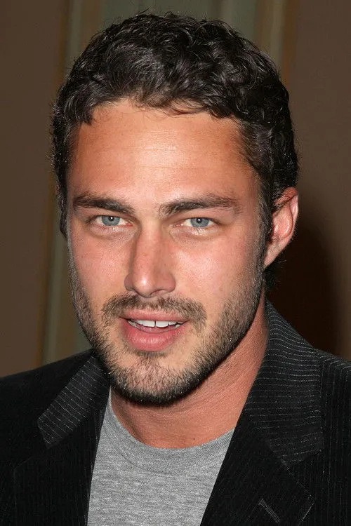 Taylor Kinney Oyuncu Profil Görseli