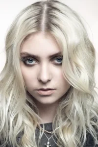 Taylor Momsen Oyuncu Profil Görseli