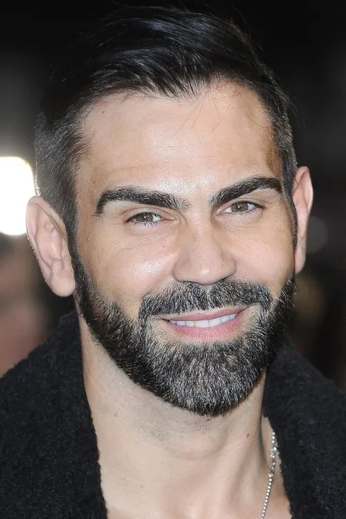 Tom Benedict Knight Oyuncu Profil Görseli