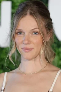 Tracy Spiridakos Oyuncu Profil Görseli