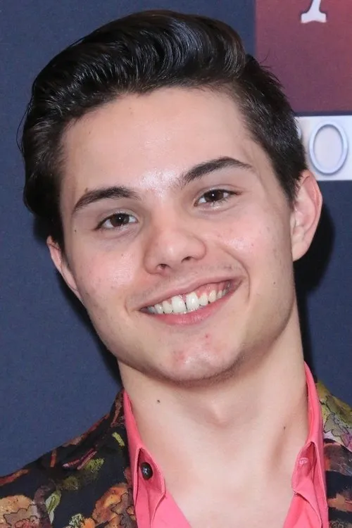 Zach Callison Oyuncu Profil Görseli