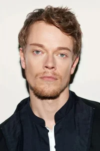 Alfie Allen Oyuncu Profil Görseli