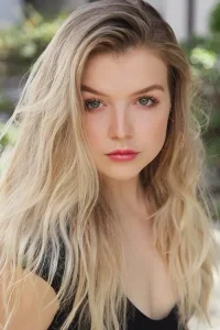 Anna Grace Barlow Oyuncu Profil Görseli