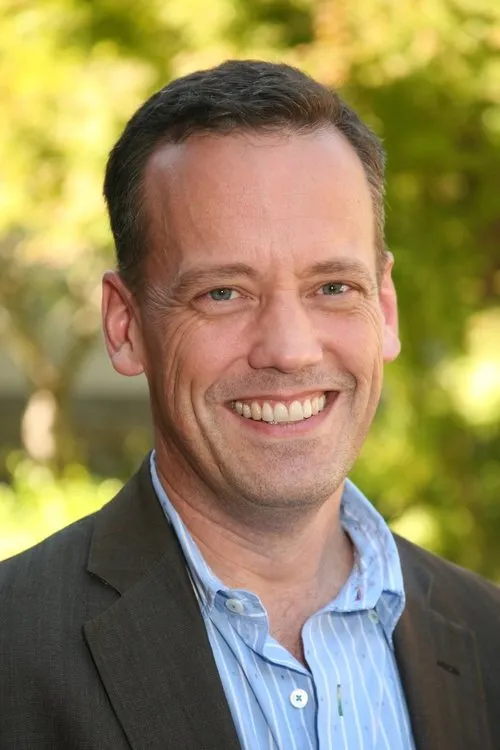 Dee Bradley Baker Oyuncu Profil Görseli