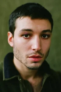 Ezra Miller Oyuncu Profil Görseli