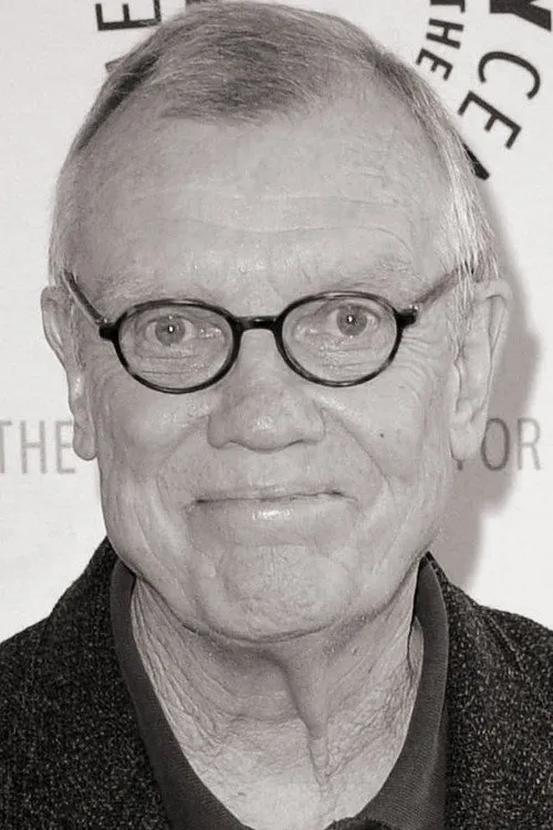 Hugh Wilson Yönetmen Profil Görseli