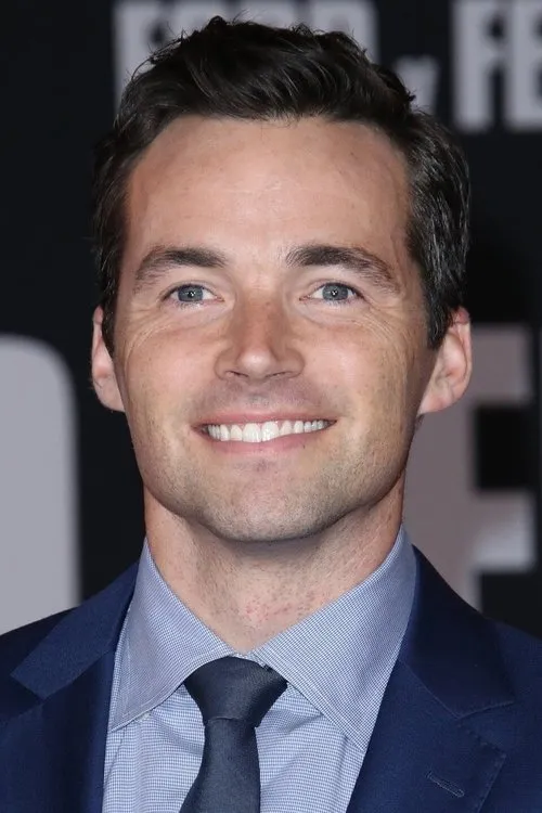 Ian Harding Oyuncu Profil Görseli