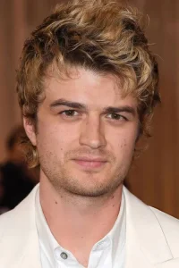 Joe Keery Oyuncu Profil Görseli