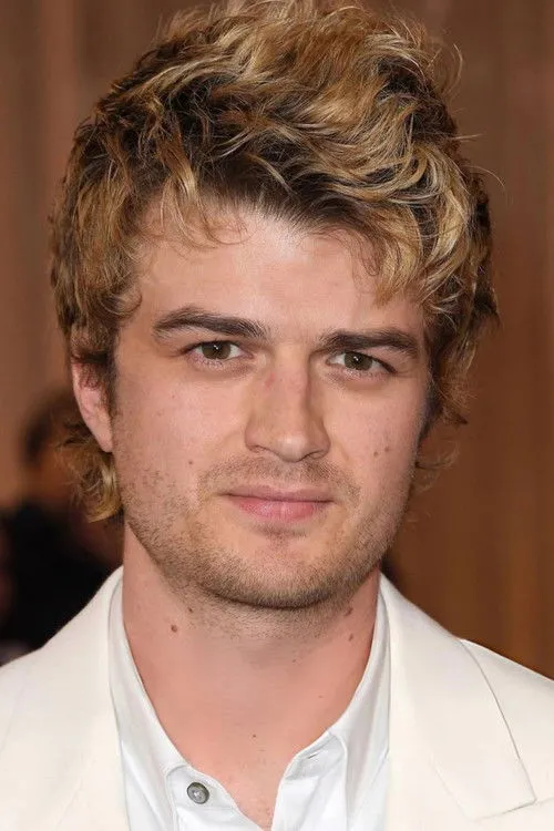 Joe Keery Oyuncu Profil Görseli