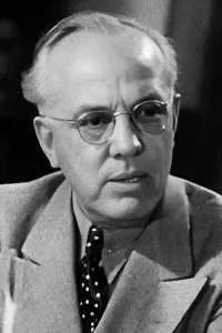 John Hyams Yönetmen Profil Görseli