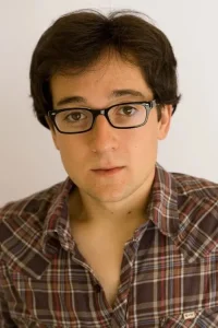 Josh Brener Oyuncu Profil Görseli